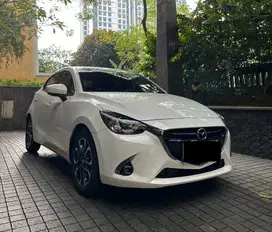 2019 MAZDA 2 HATCHBACK PUTIH SUPER MULUS ANTIK KM RENDAH