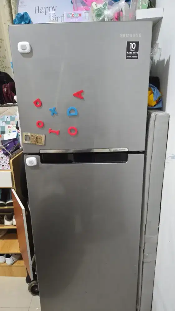 Kulkas Samsung RT22FARBDSA 243L, 2 pintu