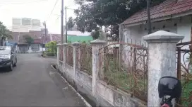 Dukuh Zamrus Rumah Di Jual Dengan Luas Tanah Besar Posisi Hook