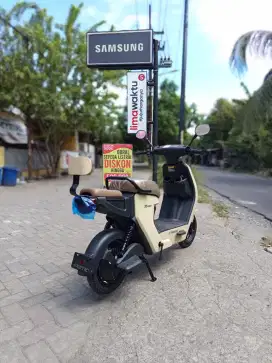 SEPEDA LISTRIK PROMO DISKON 500 RIBU DAN BERGARANSI RESMI