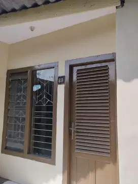 DI KONTRAKKAN RUMAH DI SBY PUSAT