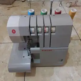 Mesin jahit (obras neci malfungsi) singer 14HD854