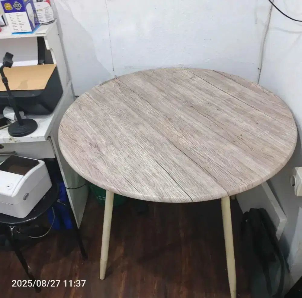 Meja Bulat 100cm (diameter 100cm)