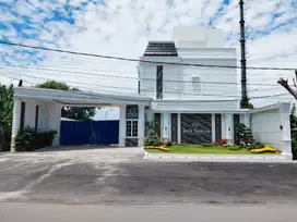Dijual rumah villa deli suite jalan purwosari daerah cemara krakatau
