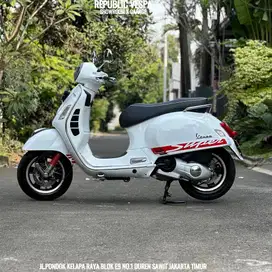 Piaggio Vespa GTS 150 3V Th 2014 WARNA PUTIH FAVOURITE COLOUR PERFECT