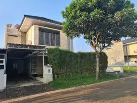 RUMAH MEWAH DUA LANTAI SIAP HUNI DI BSB SEMARANG