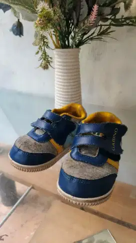 Sepatu anak Gabino size 22