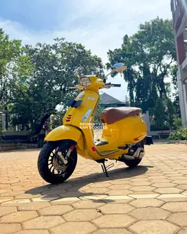 JUAL MURAH VESPA SPRINT S 150 iGET ABS FACELIFT 2020 MULUS