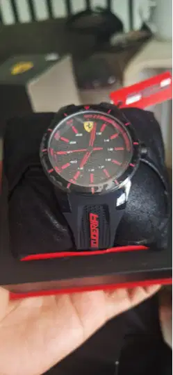 Dijual jam tangan original Ferrari Scuderia 100% Baru