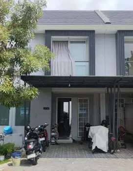 Dijual Rumah Murah Dua Lantai di Grand Pakuwon Cluster Queensland
