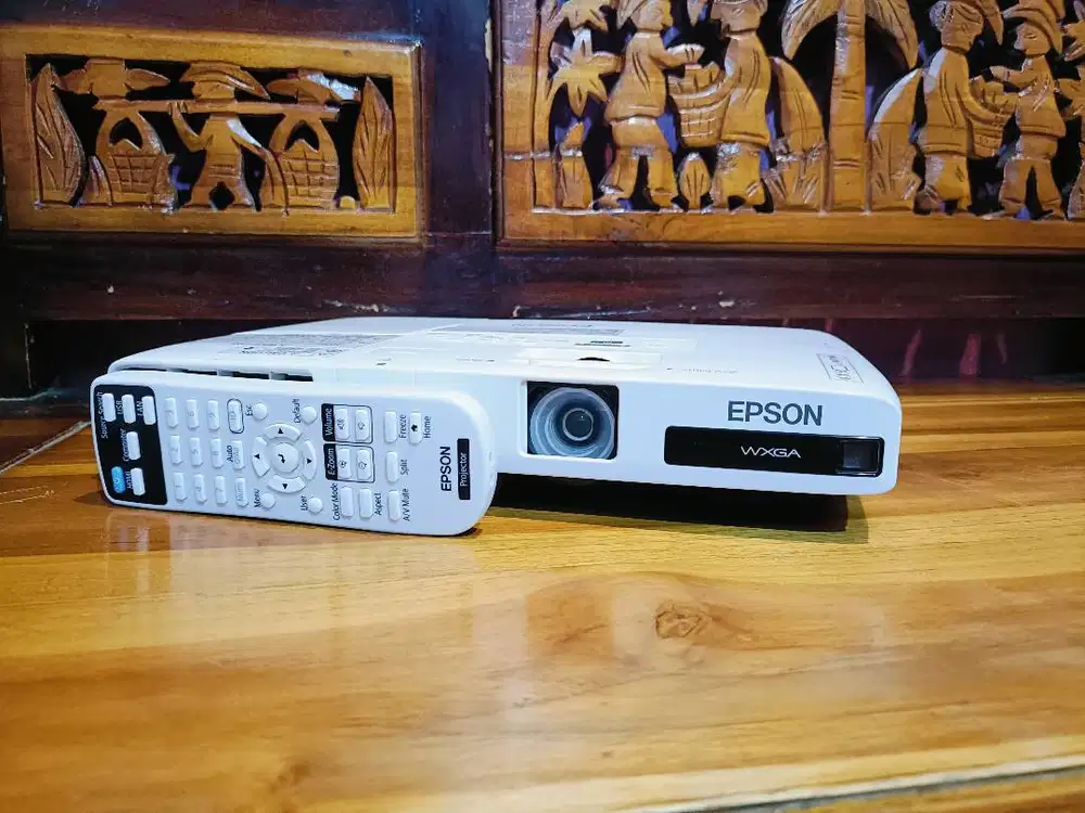 LCD Proyektor Super Slim Epson EB-1776W WXGA Normal