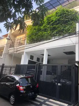 DIJUAL CEPAT RUMAH SEMI FURNISHED GADING INDAH UTARA SIAP HUNI