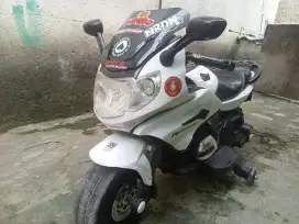 Motor mainan anak