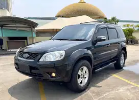 Ford Escape XLT Sunroof TDP.10jt NIK.2011