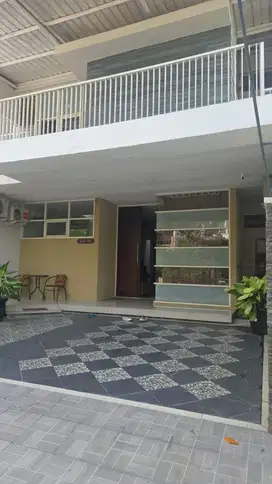 RUMAH 3,5 LANTAI BUKIT PALMA GRANDIA CITRALAND, SIAP HUNI, TERAWAT
