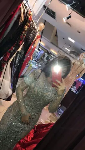 Gown mewah dan glamour
