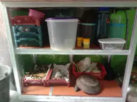 Etalase kaca untuk dagang