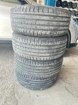 BAN ACCELERA PHI ring 18 235/50