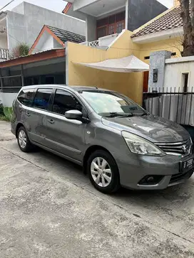 Nissan Grand Livina 1.5 XV AT