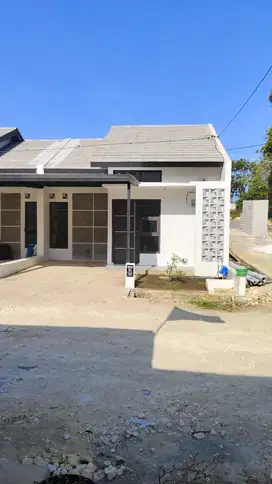 Rumah Siap Huni– 2 Kamar, Desain Menawan, Sudah Termasuk Meja Dapur
