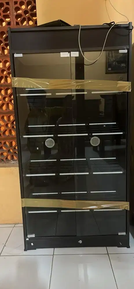 Rak Sepatu kaca 5 Susun – Kondisi Mulus