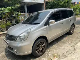 Nissan grand livina 2011