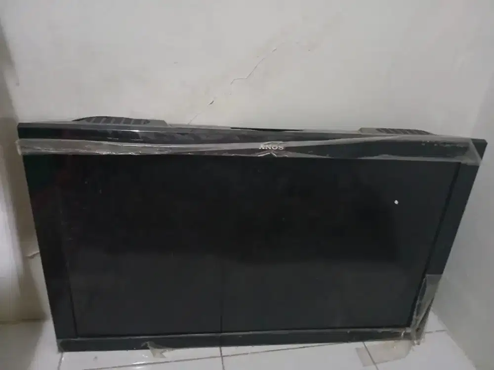 Sony 42 inch LED TV dan Buffet kayu