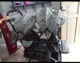 Stroller 2 dudukan.