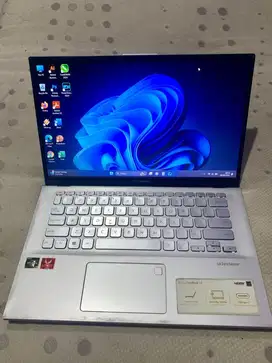 Laptop Asus Vivobook slim