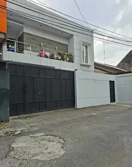 Rumah induk dan kos di jual di demangan dekat UGM, Sanata Dharma