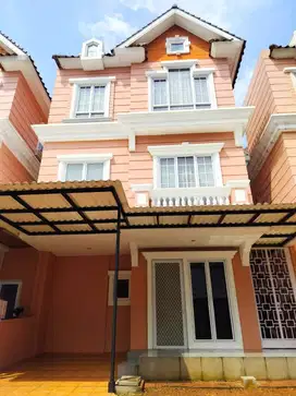 Rumah 3 lantai Cantik Minimalis Cluster Omaha Gading Serpong