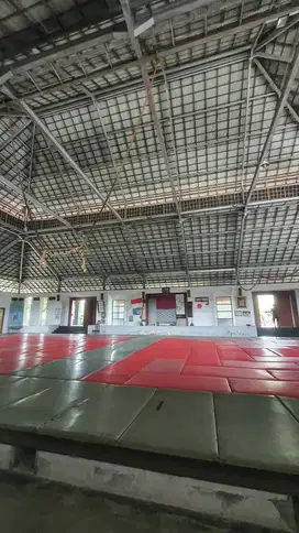 Dikontrakkan Bangunan Judo Hall & Villa Resort