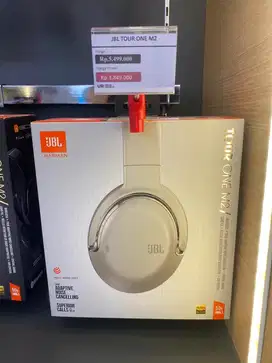 JBL TOUR ONE M2 NEW