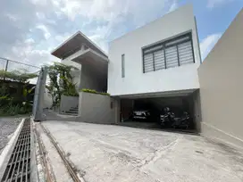 Miliki Rumah Mewah Kontemporer di UII Siap Huni, Siap Huni, Siap Huni!