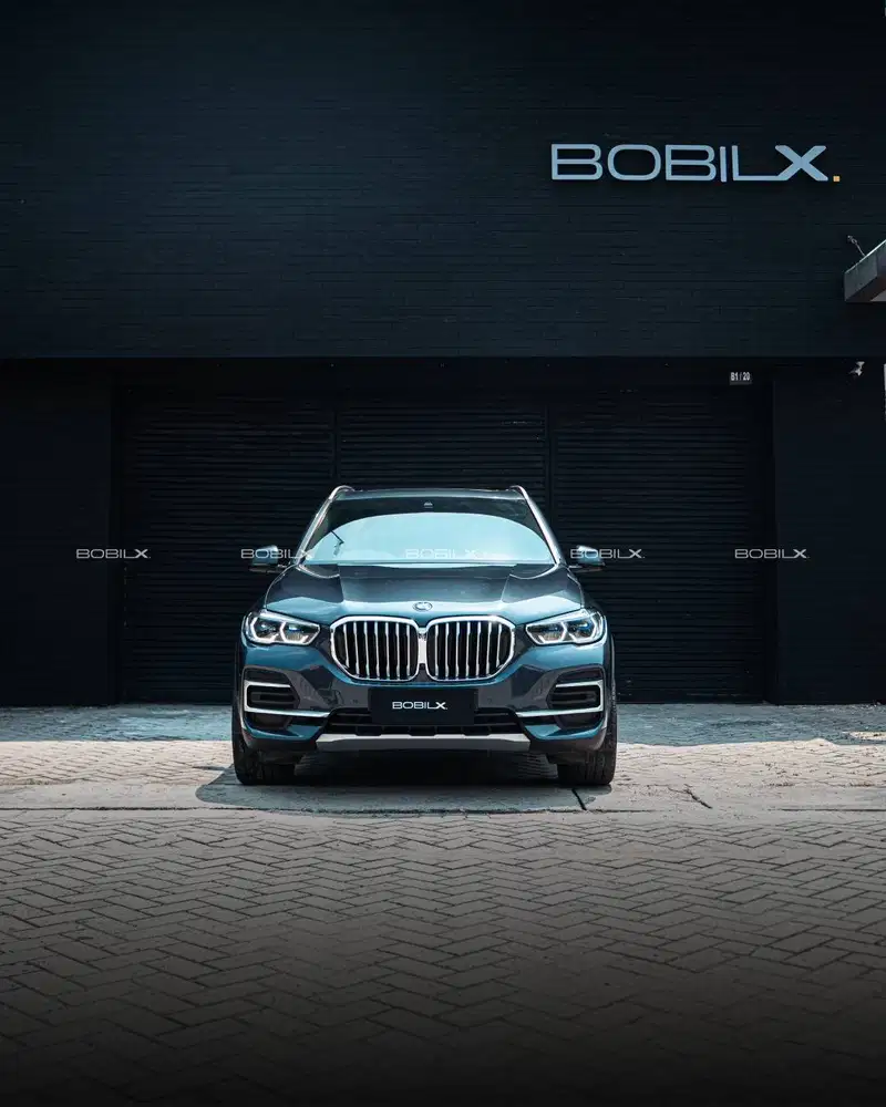 2022 BMW X5 xDrive40i Dark Grey Metallic on Black Leather