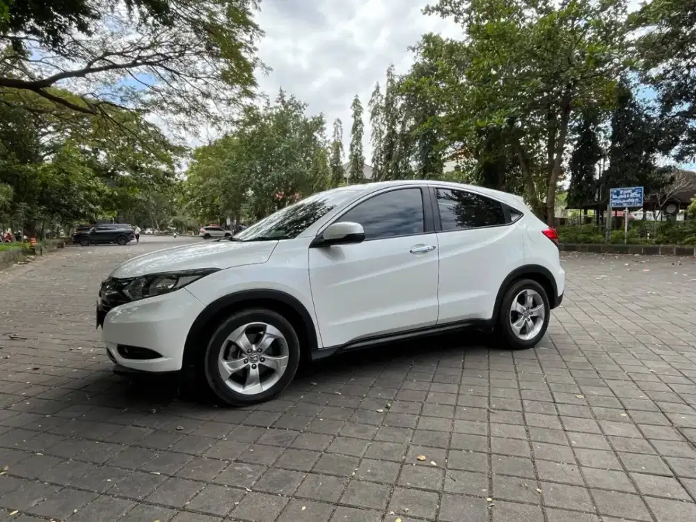 Honda HR-V Hrv 1.5 E CVT A/T Matic 2016 Putih