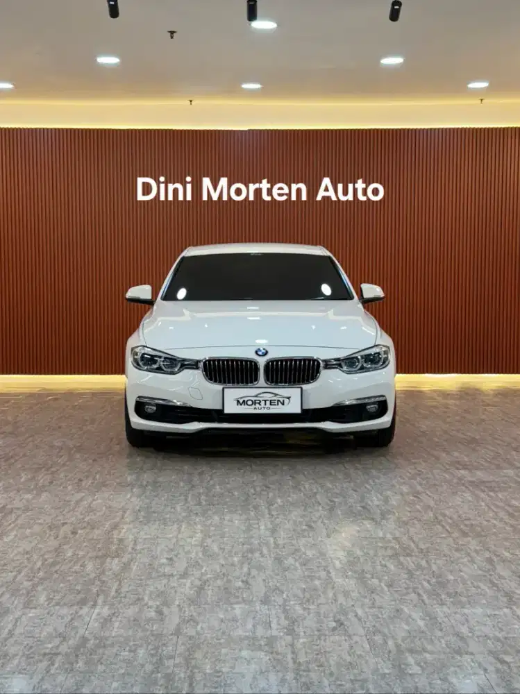 KM 26rb BMW 320i lux 2.0 at 2018 Bensin