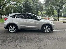 (Dp 5 jt) Honda HRV E matic 2017 kondisi mesin body istimewa