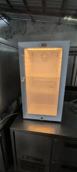 Showcase bar GEA 1 pintu kapasitas 92 liter 

Hrg 1,9jt