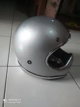 Helm cakil vespa atau tril