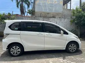 Dijual Honda Freed 2014 Putih | Matic | Terawat Siap Pakai!