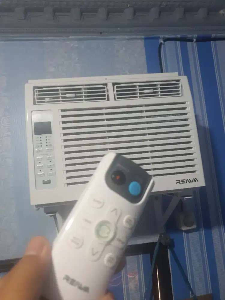 Ac window merk reiwa 1/2 pk plus remot