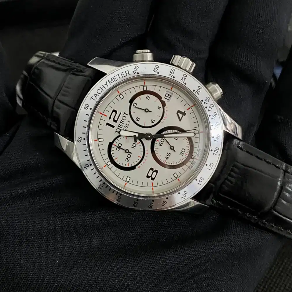 Tissot v8 chronograph 43mm quartz 2015