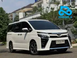 Toyota Voxy 2.0 A/T 2018 Putih