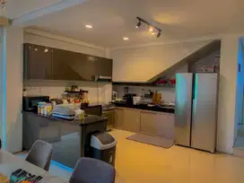Disewakan Rumah Cantik di Senopati Kebayoran Baru – 3BR, 375 Jt/Tahun