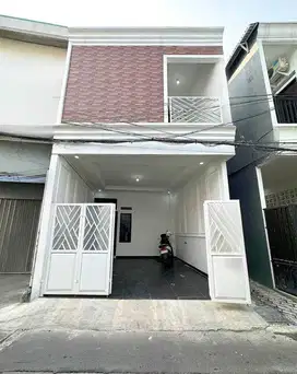 Rumah 2 Lantai Nyaman di condet jakarta timur