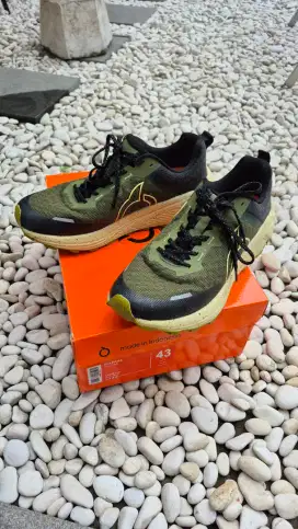Sepatu running trail Ortuseight Shkhara Original size 43 seperti baru