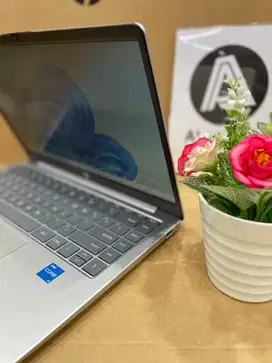 LAptop HP 14 ep0260tu Core i3 Gen 13 ram 8GB ssd 512 w11 Office