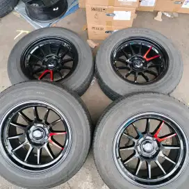 Velg lenso venom5 ring 18x9 pcd 6x139,7 ET 0 ban 265/60 R18 4pcs