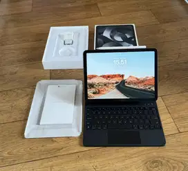 IPAD AIR 5 256 GB WIFI ONLY DAN APPLE PEN GEN 2 MAGIC KEYBOARD